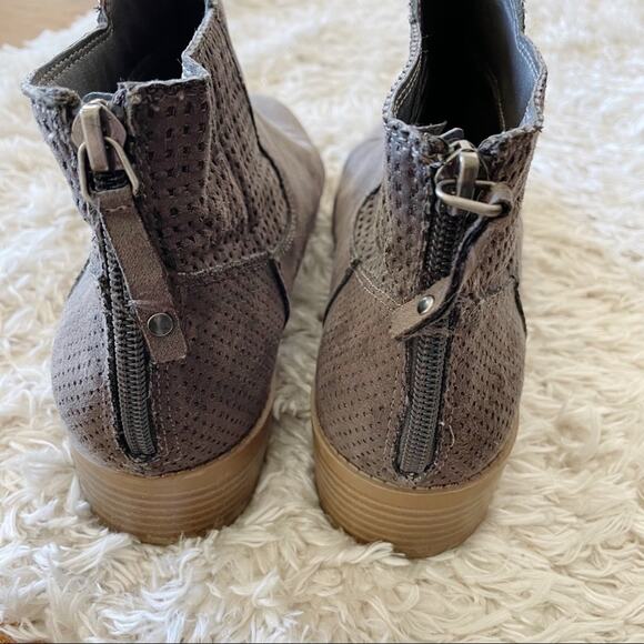 DV by Dolce Vita Target faux suede ankle booties boots womens shoe size 10 - Picture 7 of 8